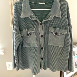 Women’s Vici Collection Boyfriend Waffle Button Down SMALL